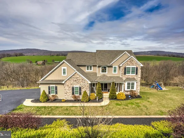 635 W Church Rd, Ephrata, PA 17522