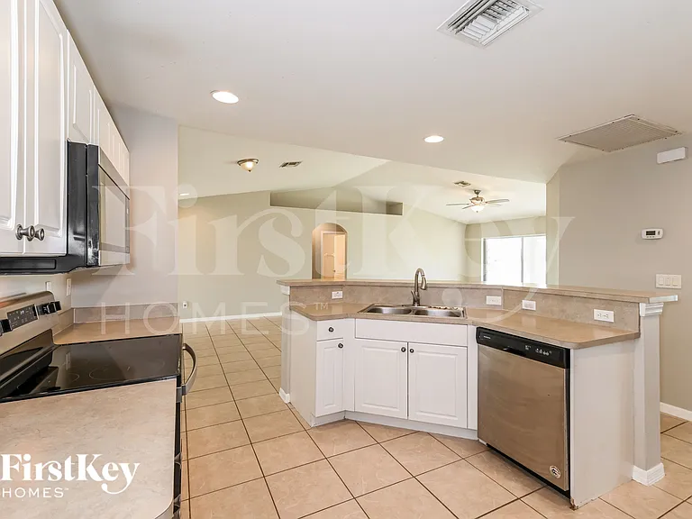 2837 NW 27th Ave — Photo 9