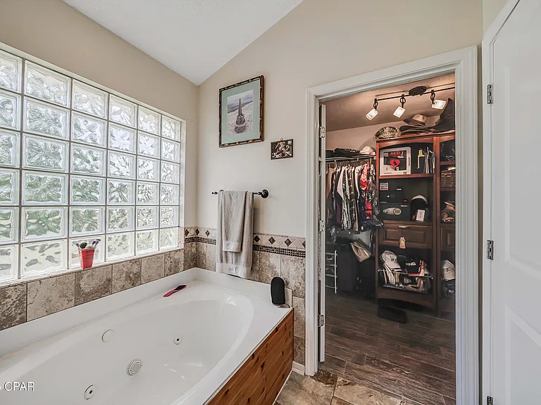 625 Amberjack Dr — Photo 31