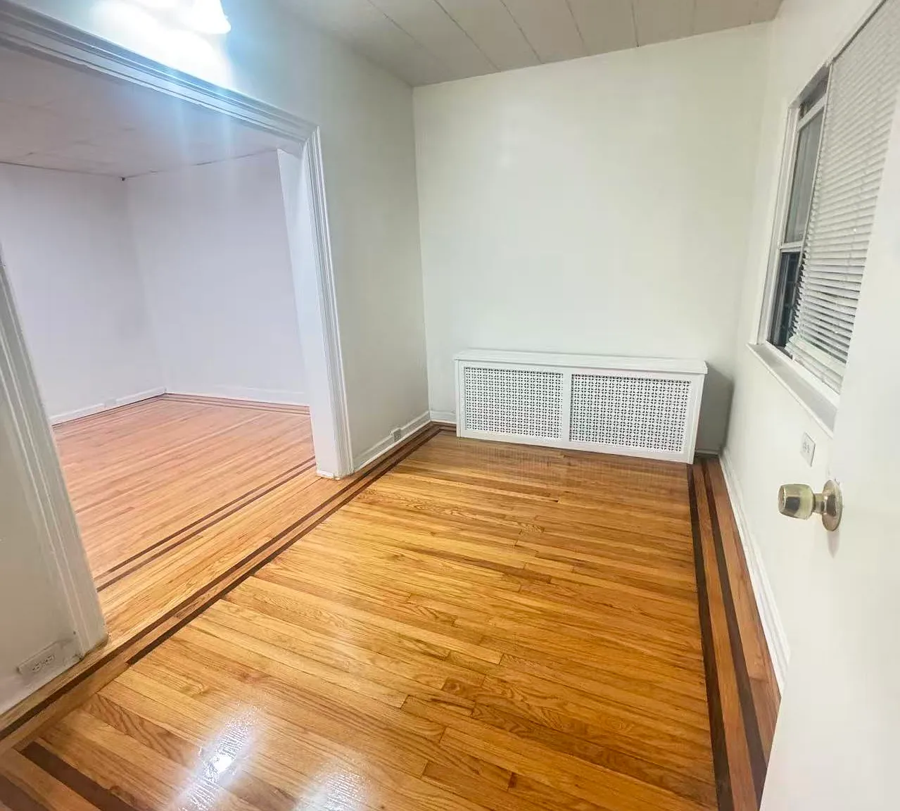 3 bed, 1.5 bath, 1200 sqft, $3,300 — Photo 1