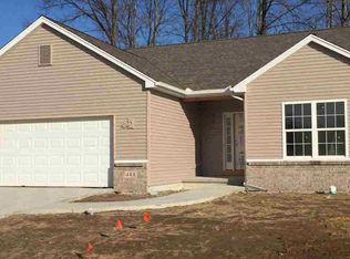 448 Somerset Ln, Temperance, MI 48182