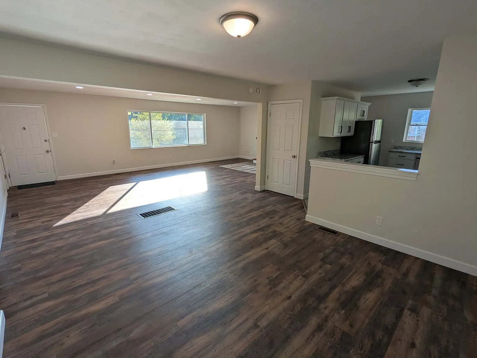 4 bed, 1.5 bath, 1808 sqft, $1,950 — Photo 4