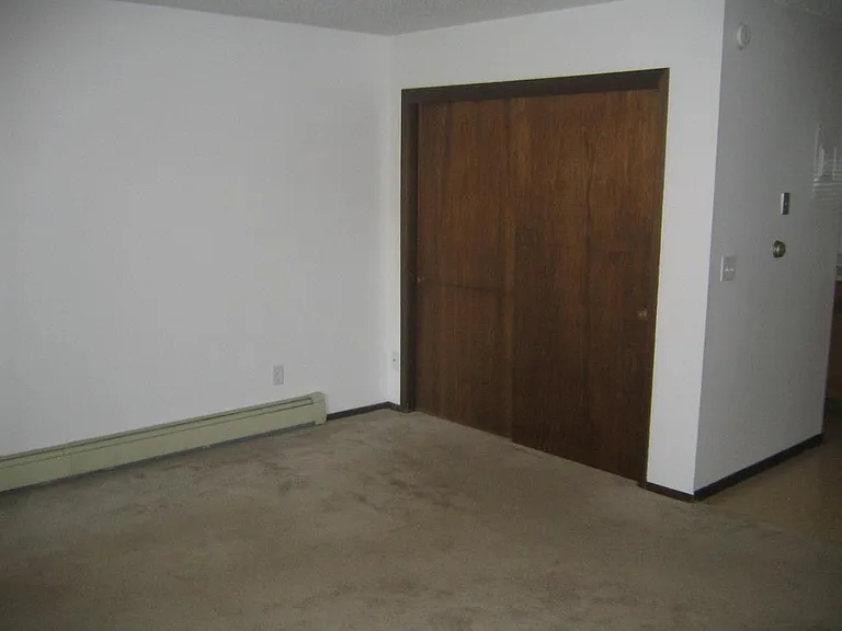 832 Oakcrest St #8 — Photo 4