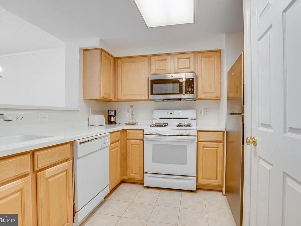 1st image of 3835 9th St #905E