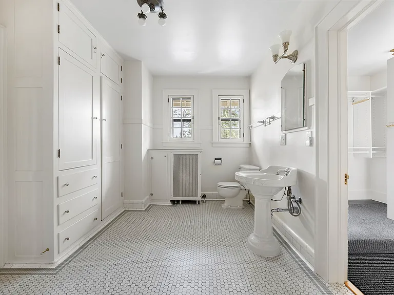 2407 S Garfield St — Photo 26