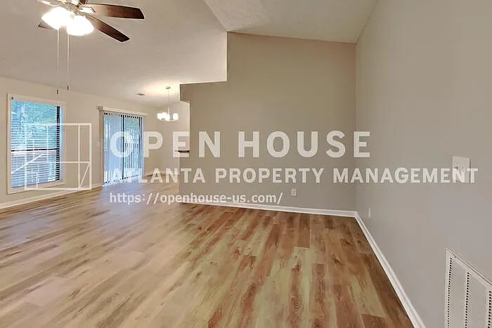 3 bed, 2.0 bath, 1462 sqft, $2,155 — Photo 4