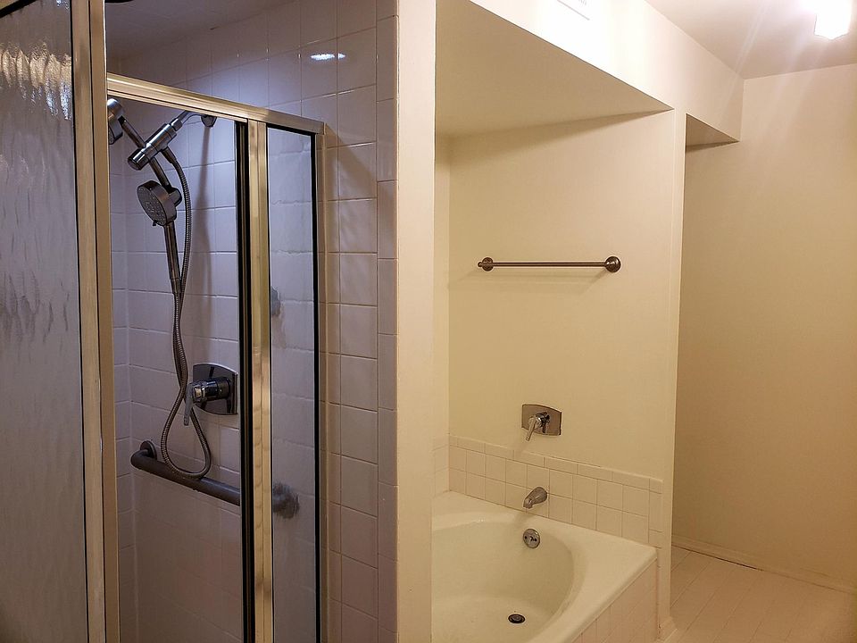1st image of 578 Sarah Ln APT 203