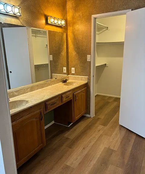2849 London Ln — Photo 15