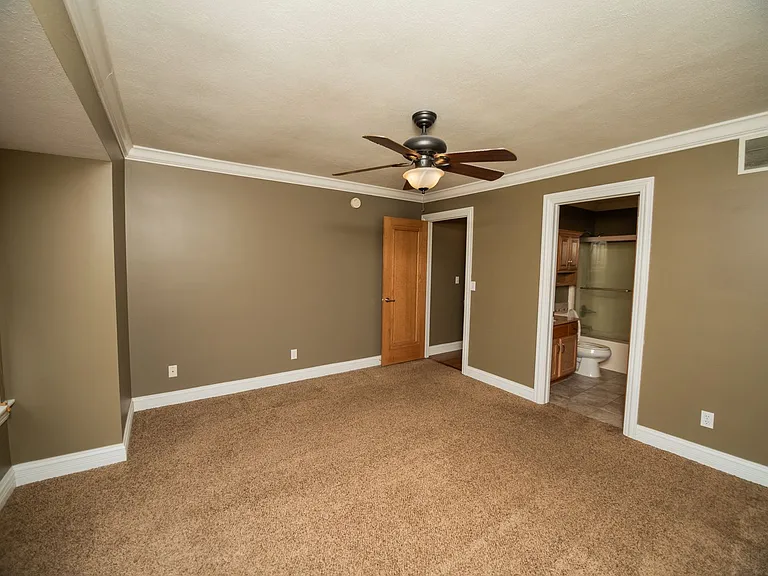 405 Galway Dr — Photo 27