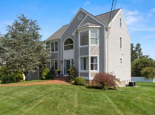 31 Thompson Rd, Norwood, MA 02062