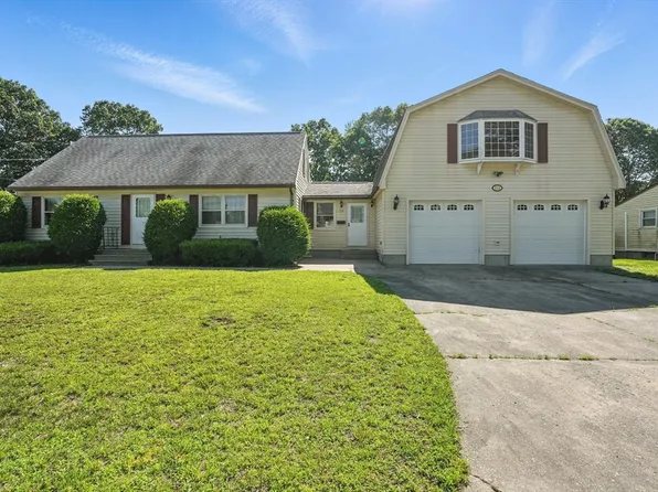 112 Casey Dr, Chicopee, MA 01020