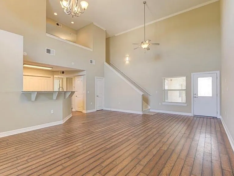3501 Chenevert St #22 — Photo 29