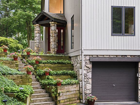 2nd image of 313 Bridge Brook Ln