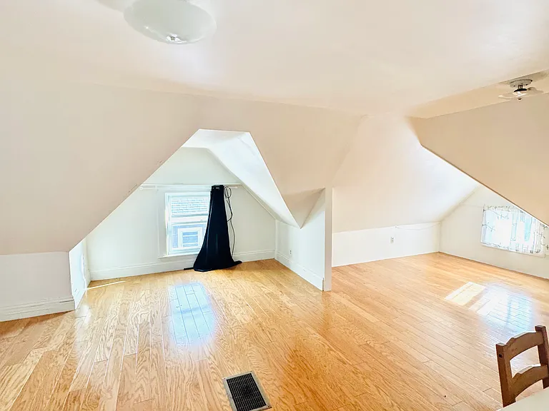 123 Beach St — Photo 25