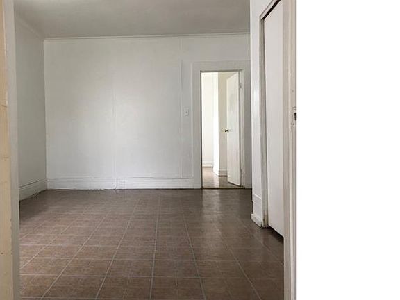 2nd image of 366 Broadway #1