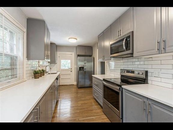 5th image of 4954 Westwood Ter