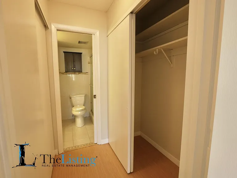 408 Banyon Tree Cir #100 — Photo 14