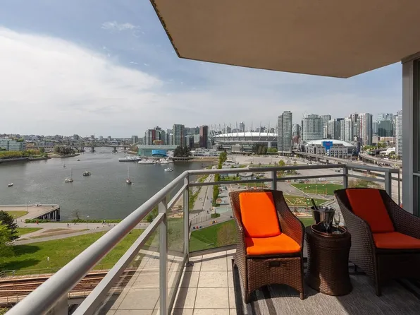 120 Milross Ave #1305, Vancouver, BC V6A 4K7