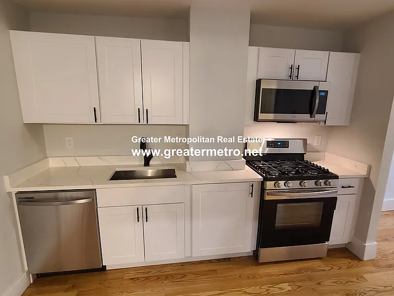 7 Noyes Pl #2 — Photo 2