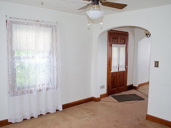 3rd image of 93 Glenwood Blvd