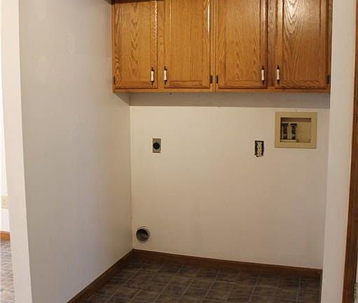 5th image of 8852 Summer Walk Dr W