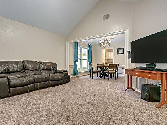 4th image of 1107 Sheppard Ln
