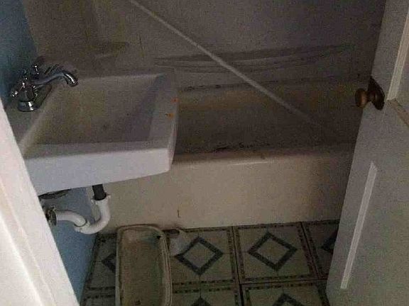 4th image of 441 Salem St