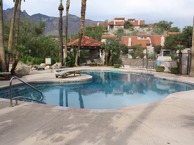 6451 N Tierra De Las Catalinas — Photo 1
