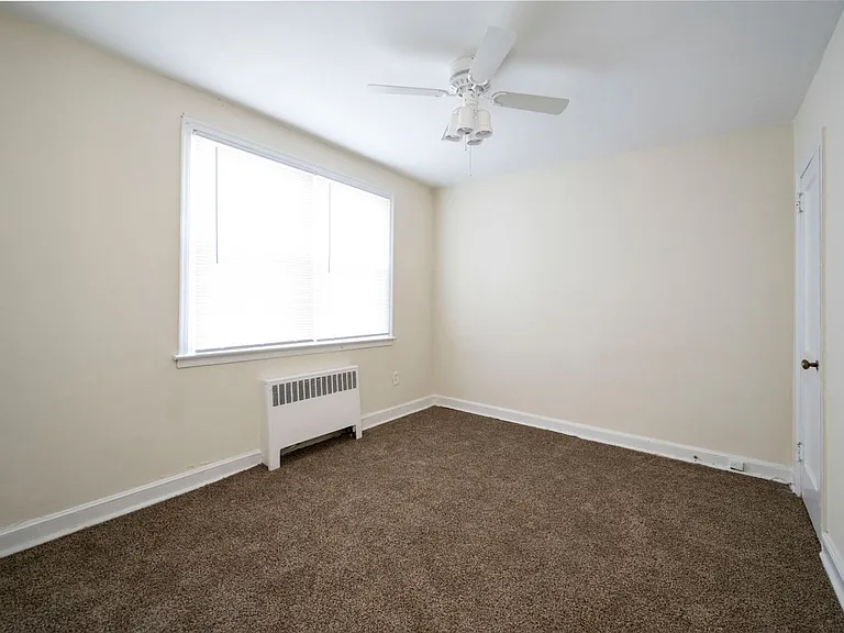 1325 E Wadsworth Ave — Photo 15