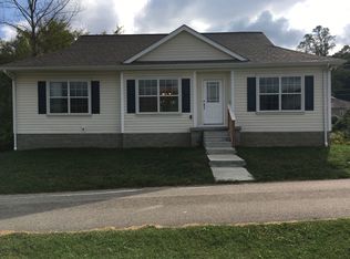 904 England Ln, Flatwoods, KY 41139