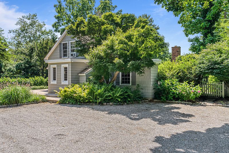 27 Moses Ln, Southampton, NY 11968 | Out East