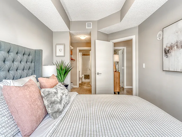 8520 Jasper Ave NW — Photo 5