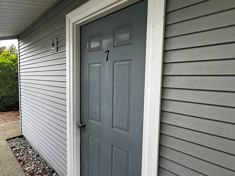 126 E Grover St #7 — Photo 32