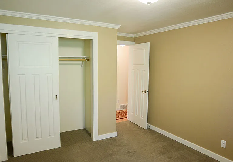 420 NW Dack Ct — Photo 6