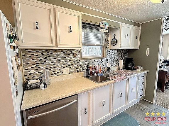 3rd image of 100 Howes St