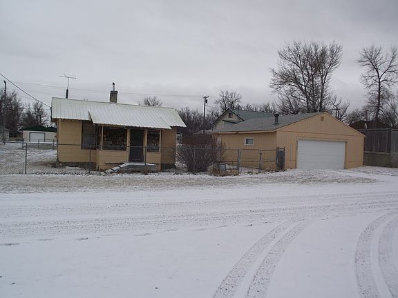 2nd image of 409 2nd St SE