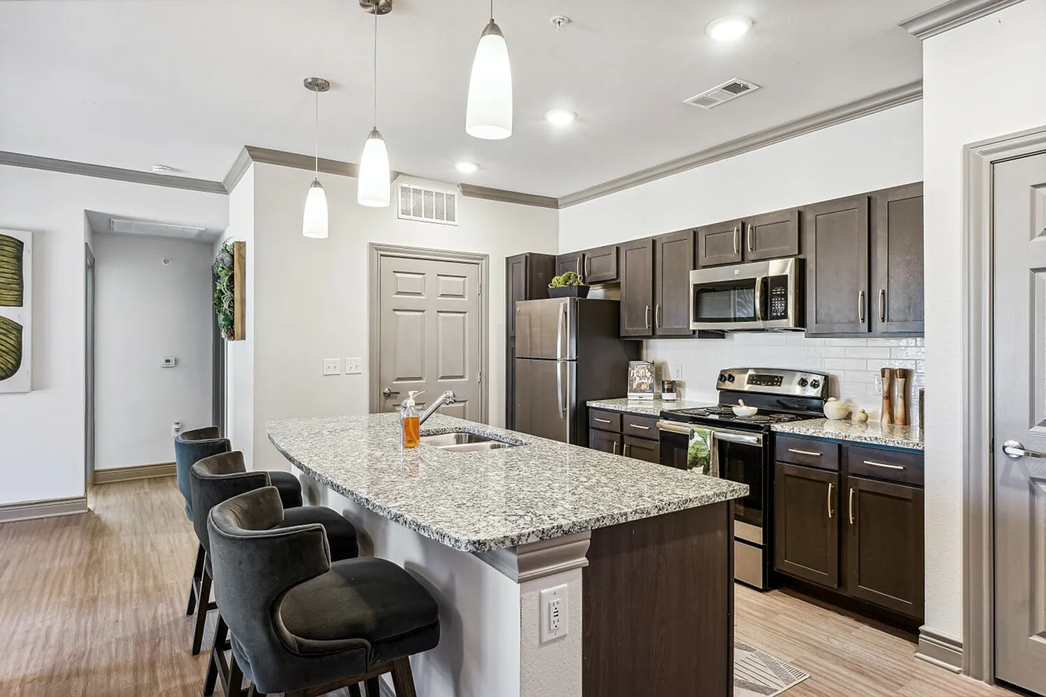 99 at South Winds — Photo 2