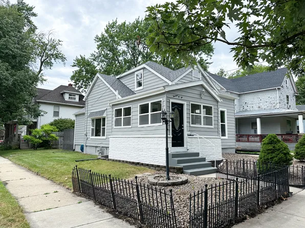 1402 N Lee St, Bloomington, IL 61701