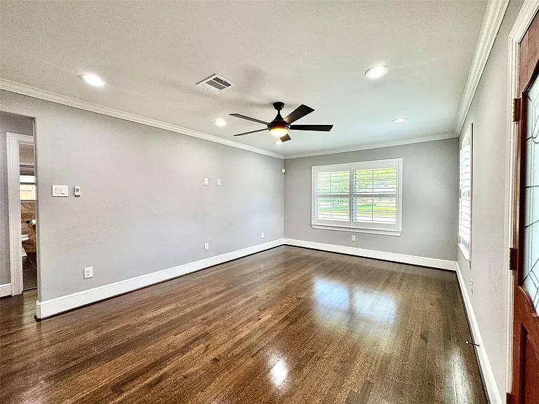 7743 Meadville St — Photo 4