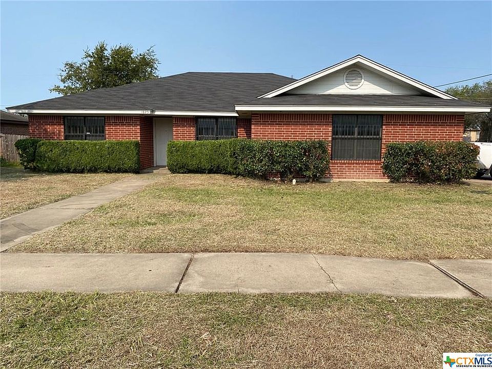 1st image of 1825 Fleetwood Dr