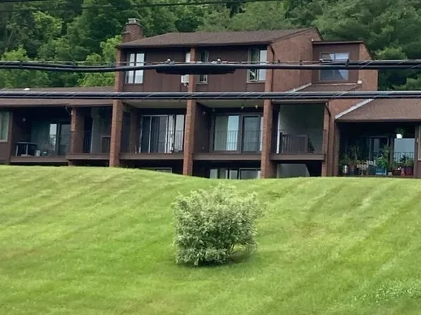 232 Northeast St #B17, Amherst, MA 01002