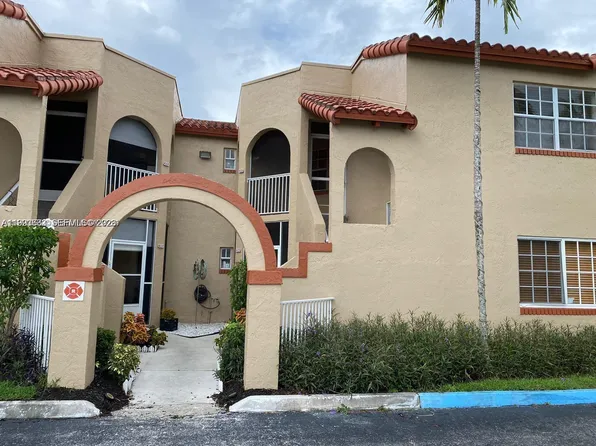 8713 SW 5th St APT 104, Pembroke Pines, FL 33025