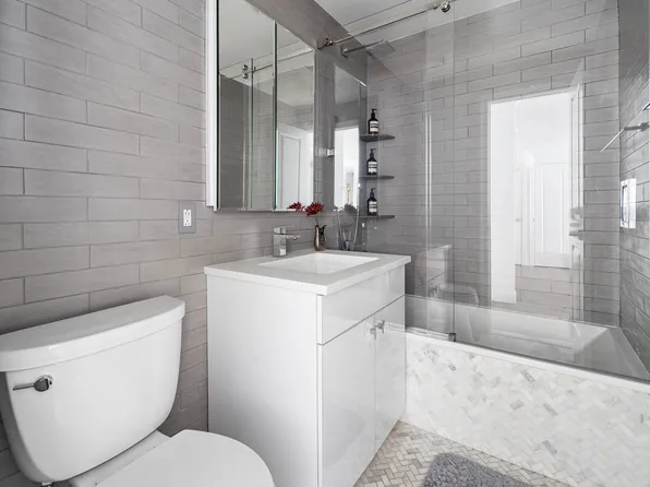 301 East 69th Street image 6 of 15