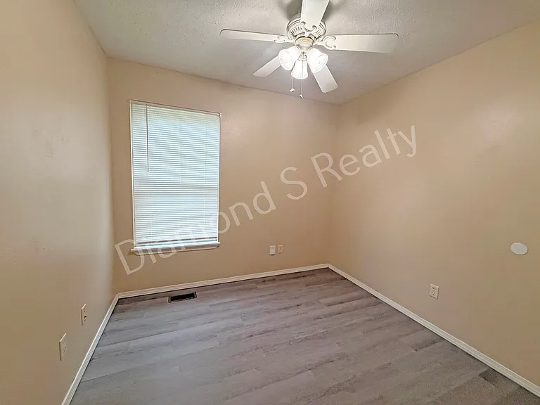 1452 N Ethyl Ave — Photo 11