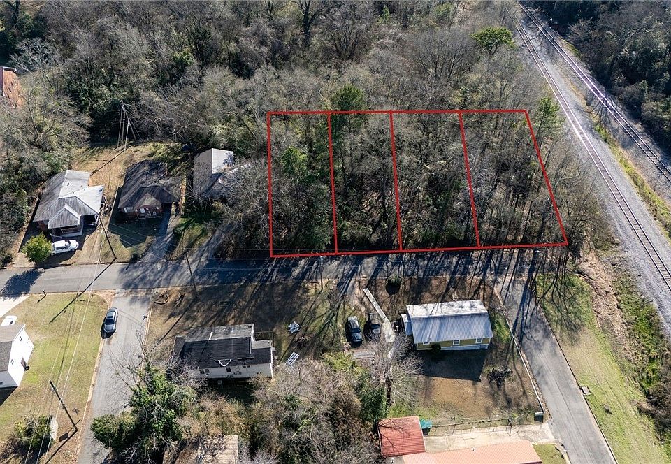 1st image of 1809 2nd St E