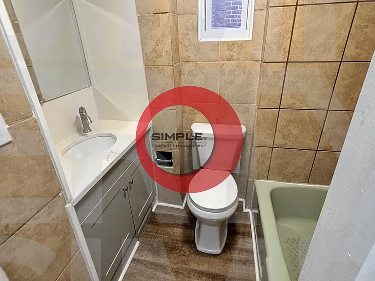 1146 Locust St — Photo 6