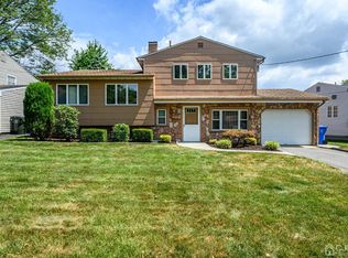 18 Overbrook Dr, Colonia, NJ 07067