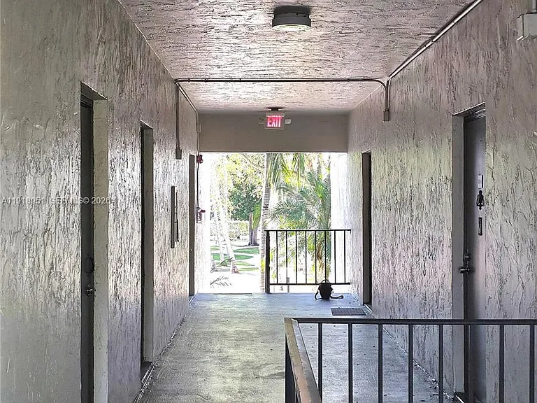 7925 SW 104th St #201-E — Photo 10