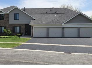871 Cross Creek Ct APT D, Roselle, IL 60172