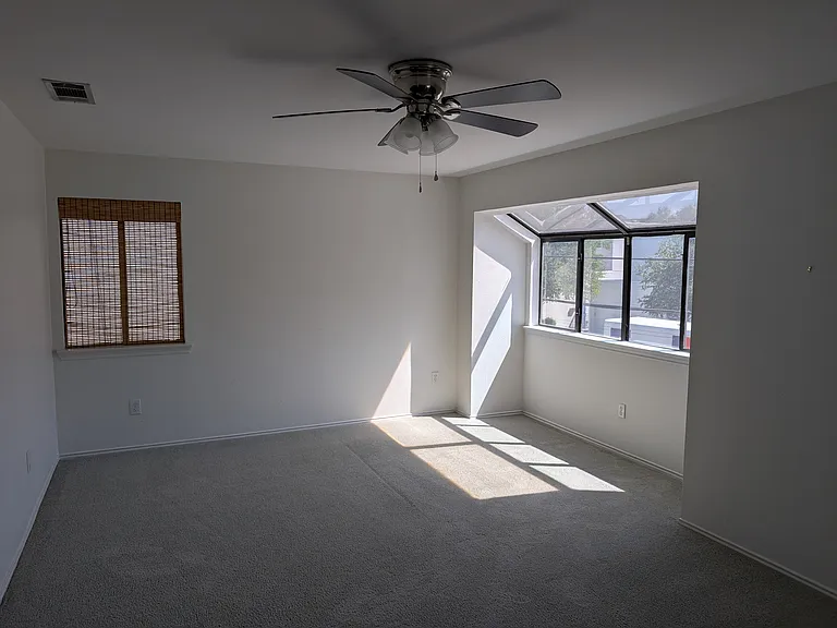 2852 Lee St — Photo 16